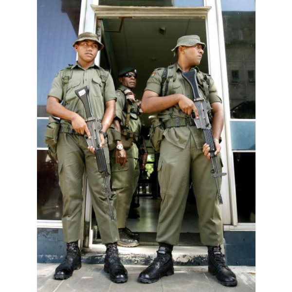 画像5: フィジー軍ODシャツ徽章付きXL