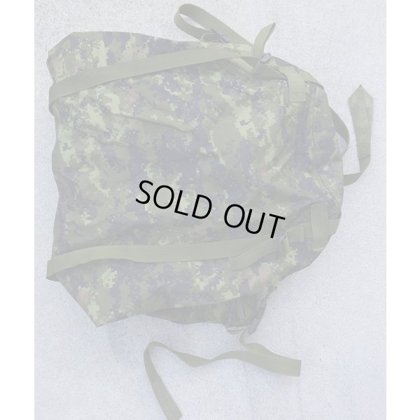 画像3: カナダ軍CADPAT迷彩防水コンプレッションサック(小型バッグ)