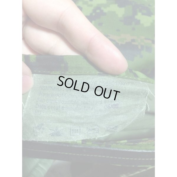 画像4: カナダ軍CADPAT迷彩防水コンプレッションサック(小型バッグ)