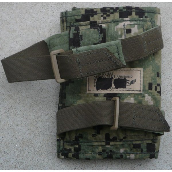 画像2: 米軍イーグルAOR2迷彩アームバンド新品