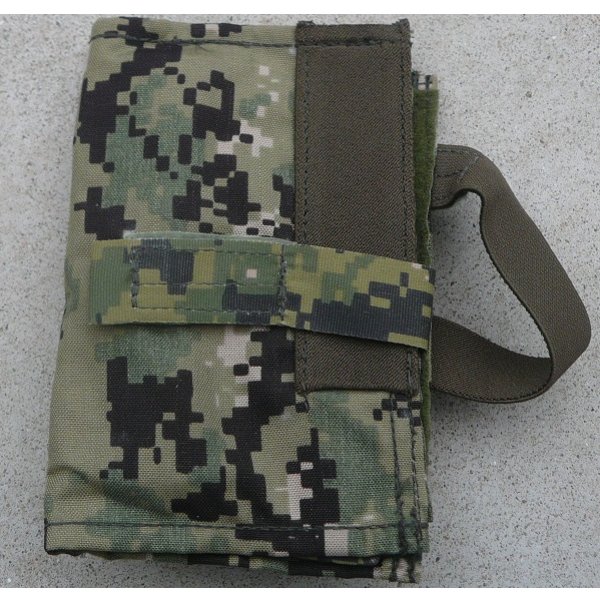 画像1: 米軍イーグルAOR2迷彩アームバンド新品