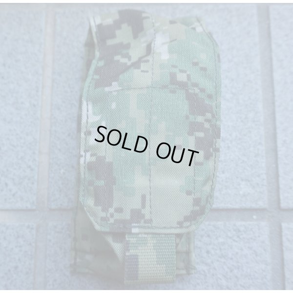 画像1: 米軍イーグル ベルトループ式スモークグレネードポーチAOR2迷彩 新品
