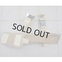 米軍放出LBT-9003BレッグブリーチャーポーチCB(コヨーテブラウン)黒ファスロット品