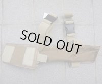 米軍放出LBT-9003BレッグブリーチャーポーチCB(コヨーテブラウン)黒ファスロット品