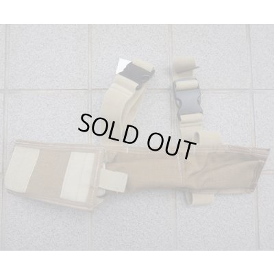 画像1: 米軍放出LBT-9003BレッグブリーチャーポーチCB(コヨーテブラウン)黒ファスロット品