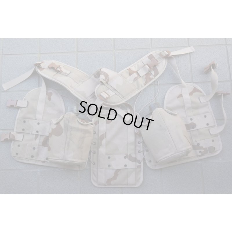 画像1: オランダ軍3Cデザート迷彩アリスクリップ式アサルトベストL水筒2個付き