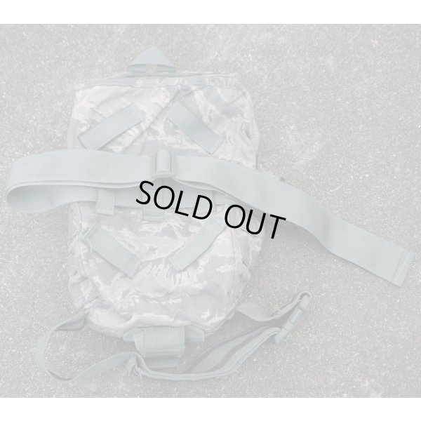 画像2: 米軍 米空軍放出MSAパラクレイト ガスマスクバッグ デジタルタイガー迷彩(ABU迷彩)