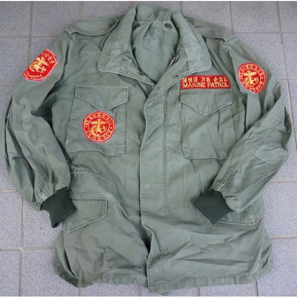画像1: 韓国軍 米軍供与品M65フィールドジャケット2ndタイプ（アルミジッパータイプ）MEDIUM-REGULAR海兵隊戦友会パッチ付き