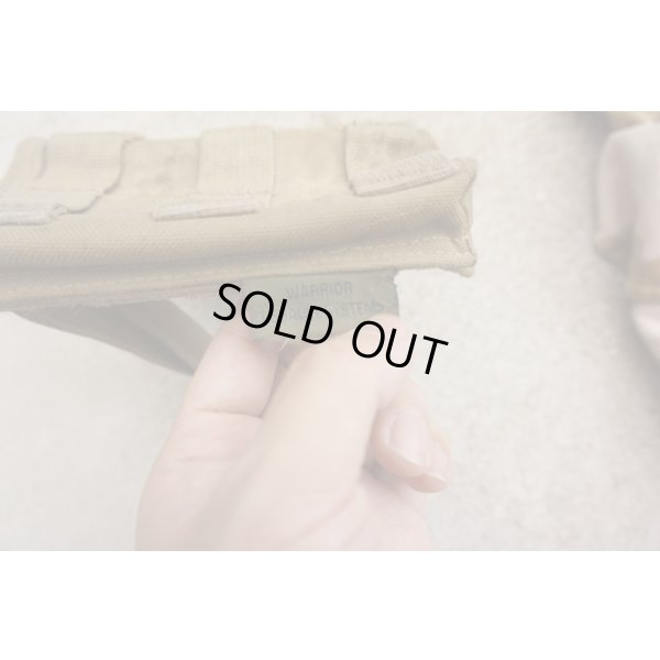 画像3: 英軍放出WASダブルオープントップマガジンポーチCT(コヨーテタン)ゴムバンド欠損