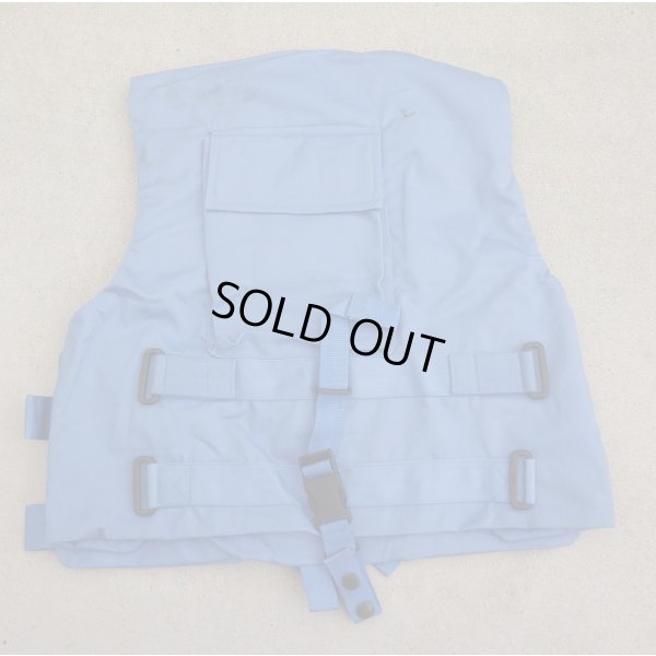 画像2: 英軍UNカラー(水色)ECBA(mk1)ボディアーマーカバー水色バンドタイプ170/100新品