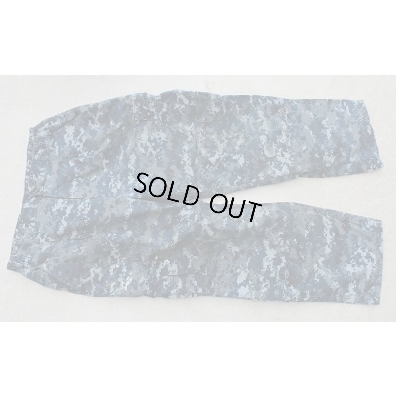 画像1: 米軍NWUパンツMEDIUM-X-SHORT徽章付き