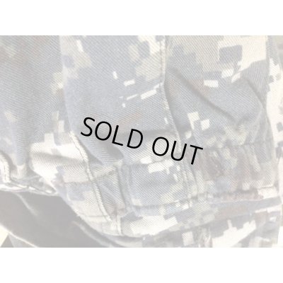 画像7: 米軍NWUパンツMEDIUM-X-SHORT徽章付き