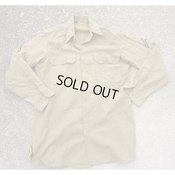 画像1: 第二次世界大戦 米軍M42マスタードシャツ後期型 二等兵階級章付きサイズ15X33