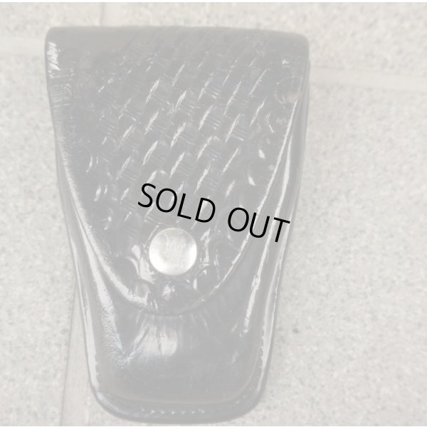 画像1: 米法執行機関放出セーフティスピード製ハンドカフポーチ