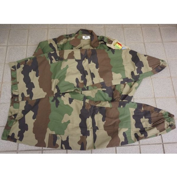 画像2: セネガル軍CCE迷彩F1上下セット国連派遣部隊 徽章・腕章付き新品