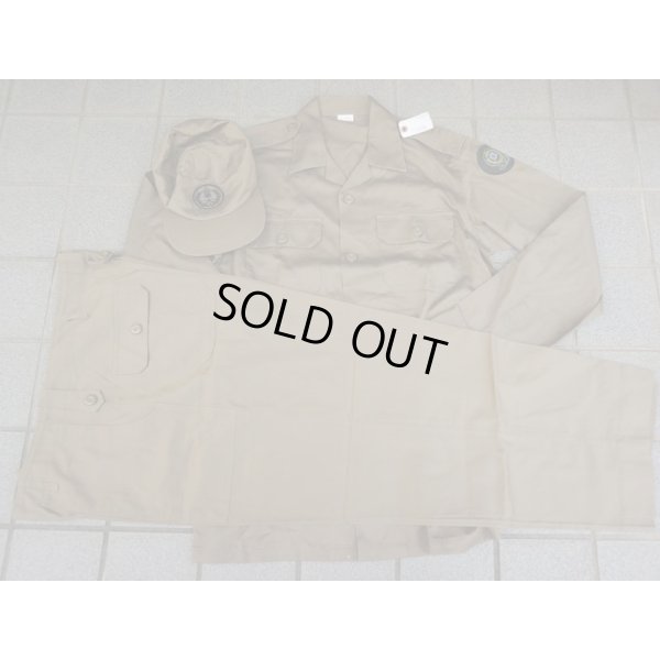 画像1: サウジアラビア警察 制服上下セット+キャップ帽 徽章付き新品