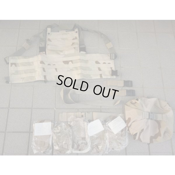 画像1: 米軍放出FEDERAL COVERS & TEXTILES製RACKベスト ポーチ6個付きセット3Cデザート迷彩ODストラップタイプ新品