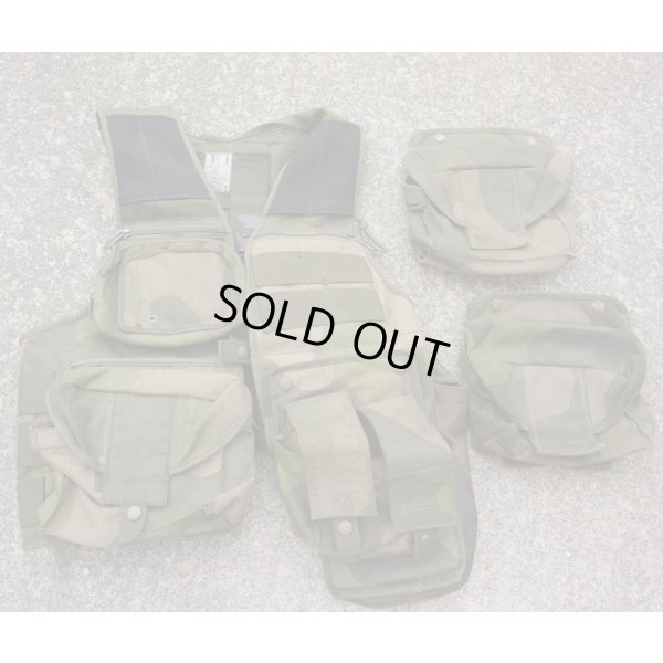 画像1: ノルウェー軍M/98迷彩アサルトベスト ポーチ6個付き