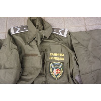 画像4: マケドニア国境警察OD戦闘服上下セットX-LARGE新品 徽章付き