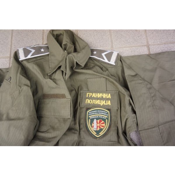 画像4: マケドニア国境警察OD戦闘服上下セットX-LARGE新品 徽章付き