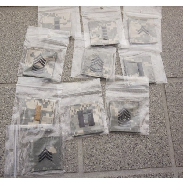 画像1: 米軍 米陸軍ACU(UCP迷彩)用階級章 各種 新品