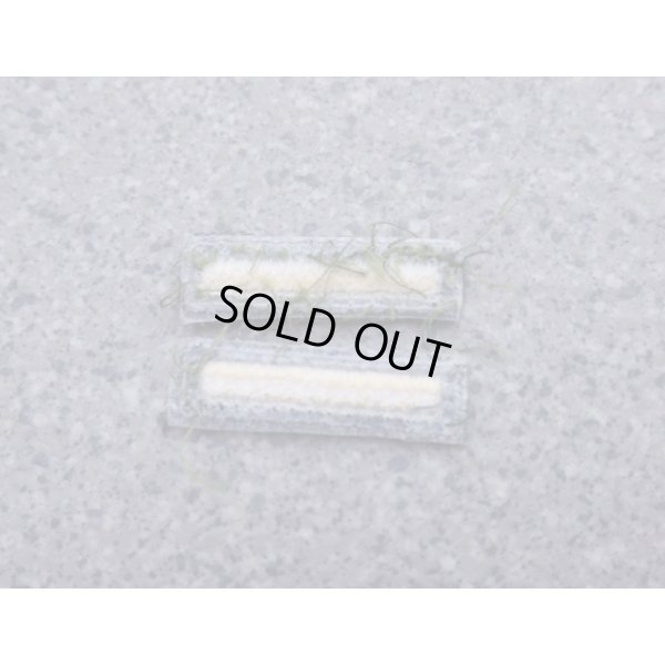 画像2: 米軍 米陸軍 兵・下士官用 制服ジャケット用海外勤務章1本線(半年勤務)