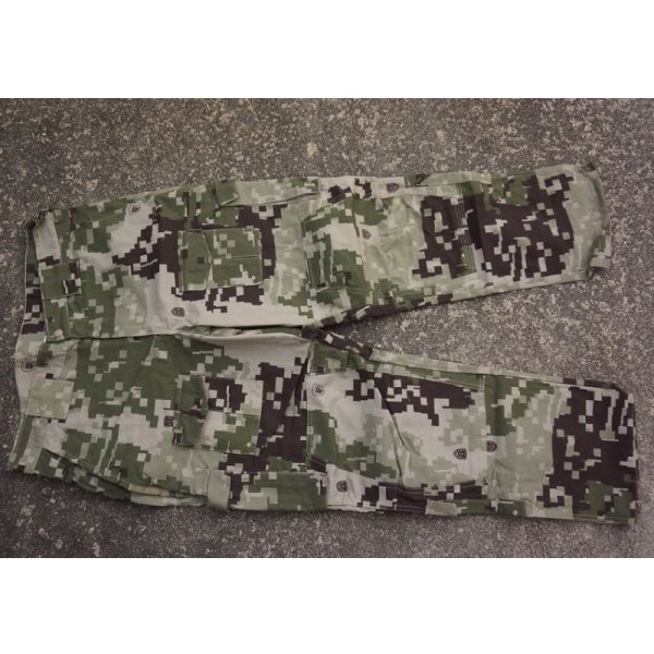 画像1: LBX-0081Aコンバットパンツ名誉迷彩 新品