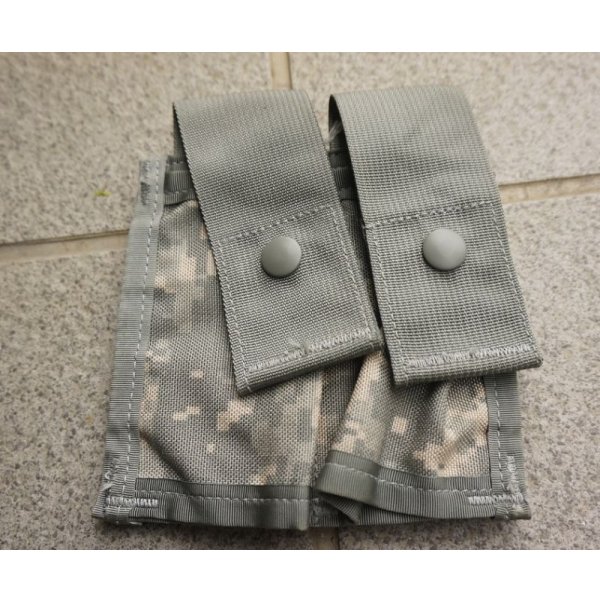 画像1: 米軍MOLLEIIダブル40mm信号弾ポーチUCP迷彩(ACU迷彩)新品