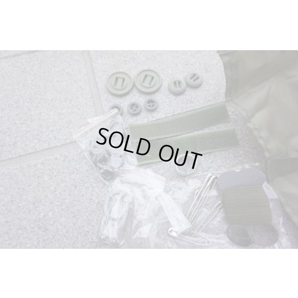 画像2: 英軍放出J&S製ソーイングセット新品