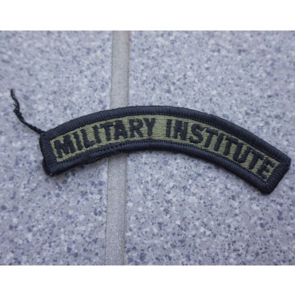 画像1: アメリカ軍事大学(MILITARY INSTITUTE)スクロールパッチ新品