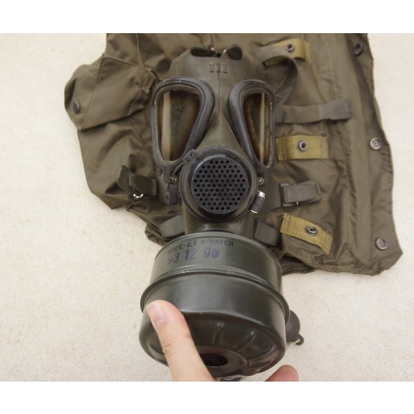 画像3: イラク軍M85ガスマスク ガスマスクバッグ付きサイズIII