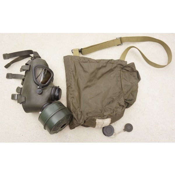 画像2: イラク軍M85ガスマスク ガスマスクバッグ付きサイズIII