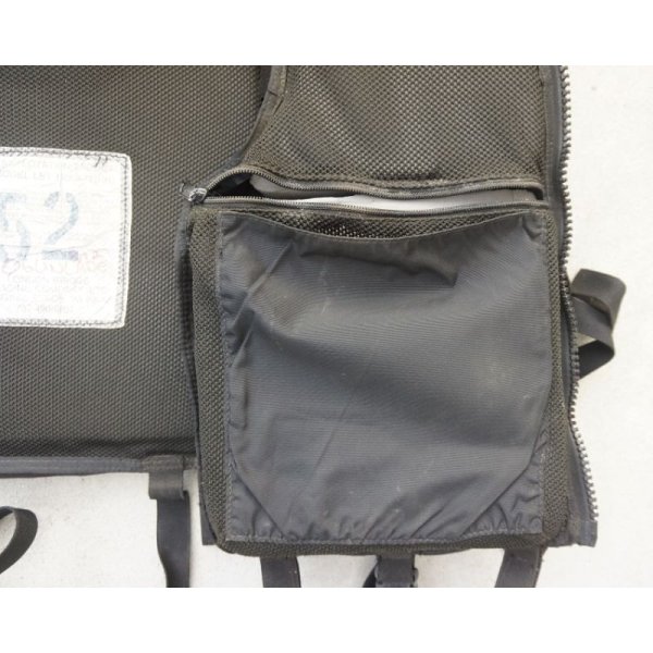 画像5: 米軍放出LBT-1620A-R(RH)フローテーションベスト黒 金タグロット品