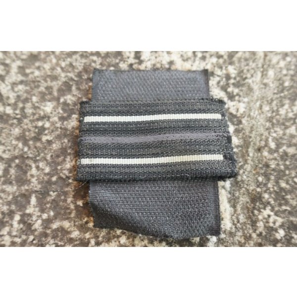 画像1: 英軍 英空軍航空中尉階級章ベルクロ付き改造品