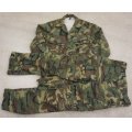 シンガポール軍リーフ迷彩上下セット