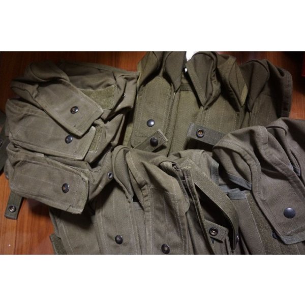 画像4: 英軍放出ブラックホークSTRIKEトリプルAK・M4マガジンポーチOD