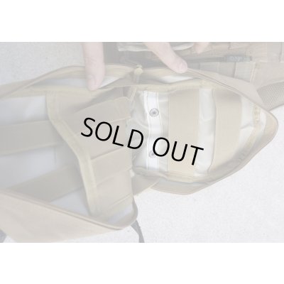 画像8: 英軍放出メーカー不明MAR CIRAS型ボディアーマー コヨーテSMALLポーチ5個付きソフトアーマー入り