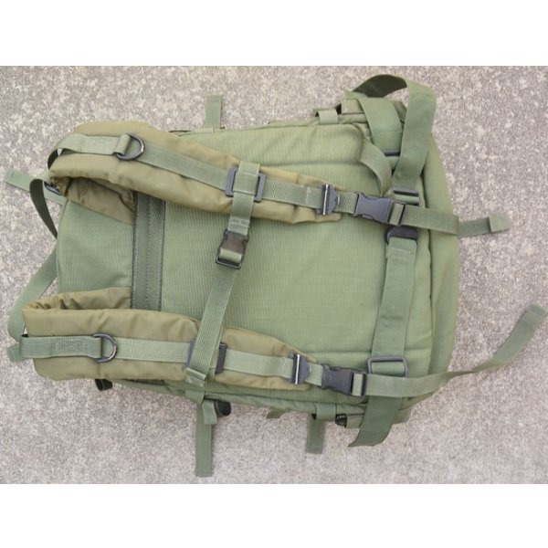 画像2: 米軍放出LBT-1562BメディカルパックOD黒ファスロット
