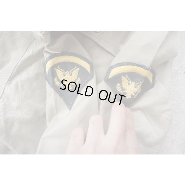 画像4: 米軍ベトナム戦争 米陸軍 夏季制服チノシャツMEDIUM 5等特技兵階級章付き