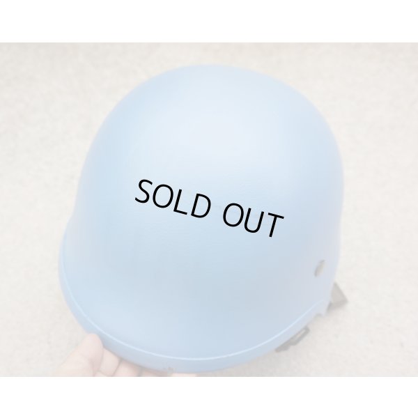 画像3: ドイツ連邦軍?輸出用? M826ケブラーヘルメットUNカラー(水色)X-LARGE