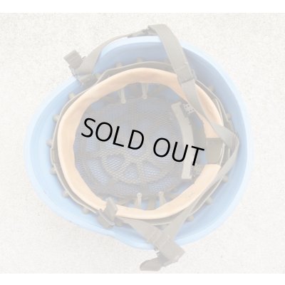 画像4: ドイツ連邦軍?輸出用? M826ケブラーヘルメットUNカラー(水色)X-LARGE