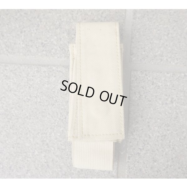 画像1: 英軍放出メーカー不明シングル40mmグレネードポーチ タン色