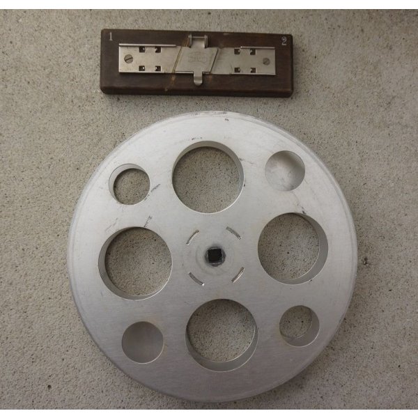 画像10: ドイツ第三帝国(ナチスドイツ)SS使用ツァイス・イコン製8mmフィルム用プロジェクター ケース入り