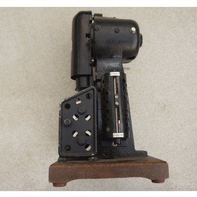 画像5: ドイツ第三帝国(ナチスドイツ)SS使用ツァイス・イコン製8mmフィルム用プロジェクター ケース入り