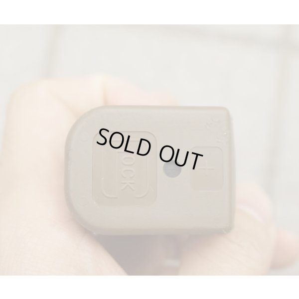 画像4: 米軍放出グロック22マガジン タン マグバンパー付き