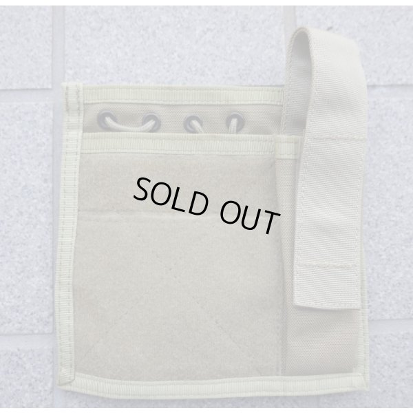 画像1: 米軍放出ブラックホークSTRIKEフラッシュライトポーチ付きアドミンポーチCT(コヨーテタン)