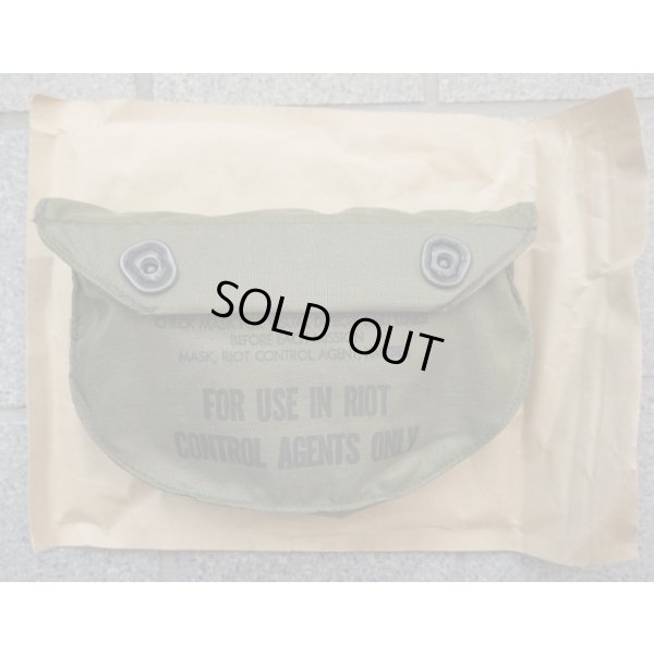 画像1: 米軍ベトナム戦争XM28E4ライオットガスマスクポーチ新品