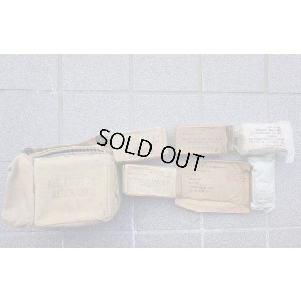 画像1: 米軍 第二次世界大戦型 航空機用ファーストエイドキット カーキ