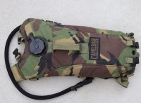 英軍キャメルバックThermoBak 3LハイドレーションパックDPM迷彩ブラダー付き