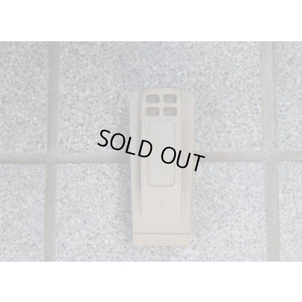 画像2: 米軍放出サファリランド71-1オープントップピストルマガジンポーチFDE新品